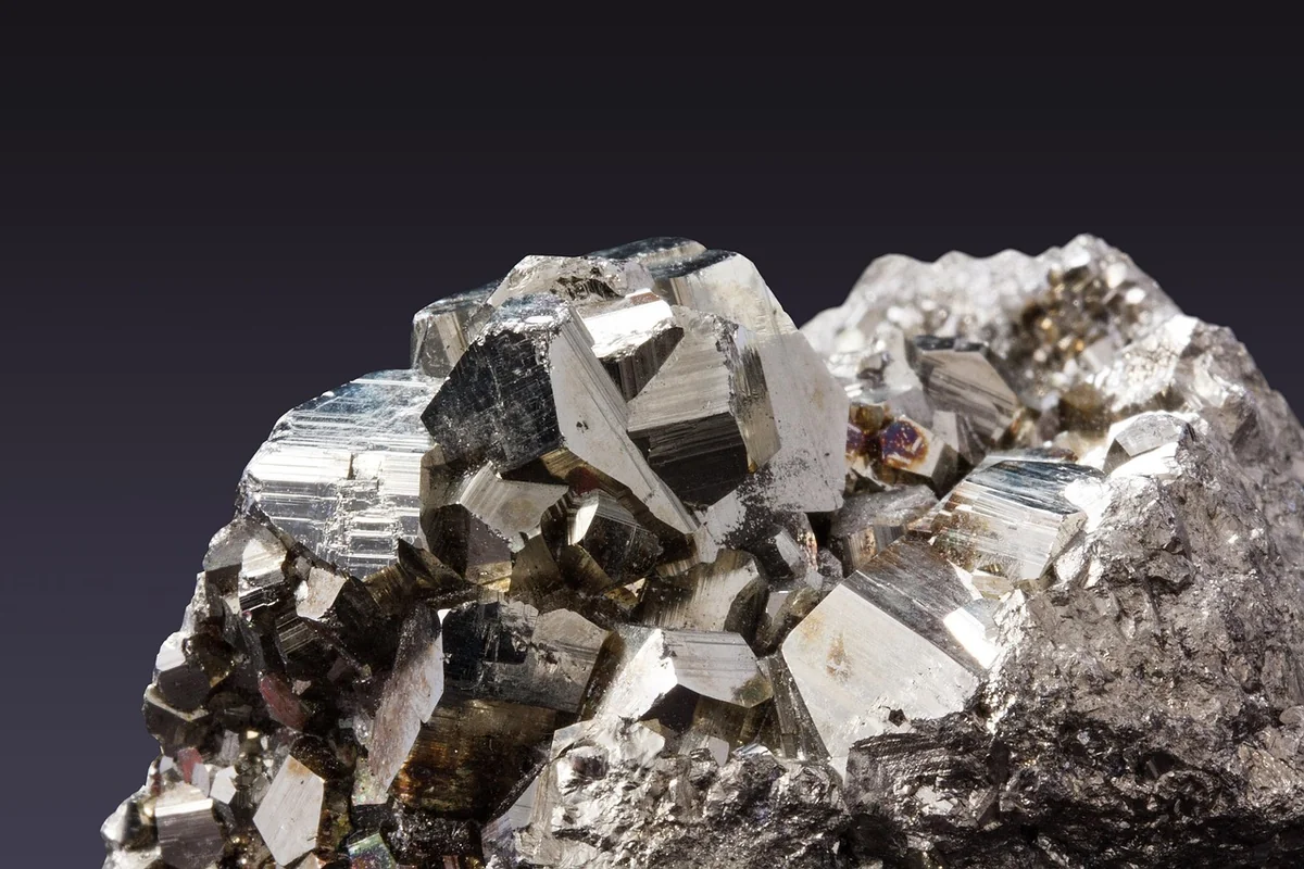 Bracelet pyrite : les vertus qu'on vous vend (et la réalité du terrain)