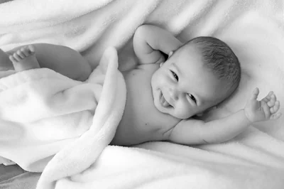 Aménager une chambre Montessori pour bébé : le guide complet 2026