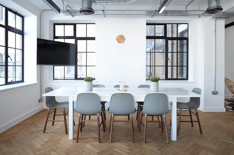 Choisir un mobilier adapté à sa taille (et non l'inverse)